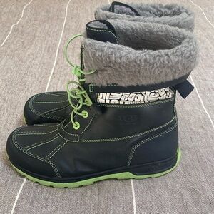 UGG Butte Boys Winter Boots - Big Kid Size 5